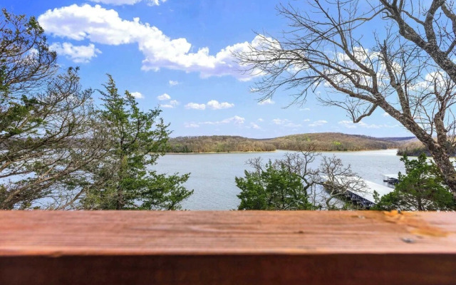 Family Lakefront Oasis Picture Perfect Retreat!