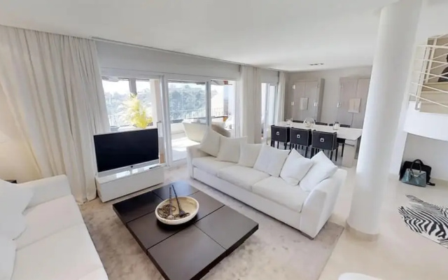Outstanding Penthouse Near Puerto Banus
