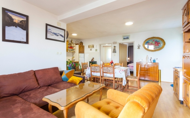 Holiday house Tonci - comfortable & surrounded by nature: Tucepi, Riviera Makarska