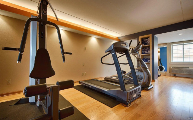 Crossroads Hotel and Event Center