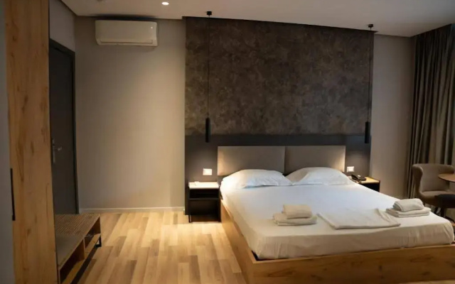Dark Boutique Hotel