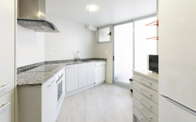 Cotton in Oliva With 3 Bedrooms and 1 Bathrooms