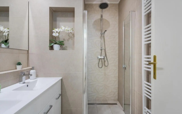 BpR Ethereal Panoramic Suite with A/C & balcony