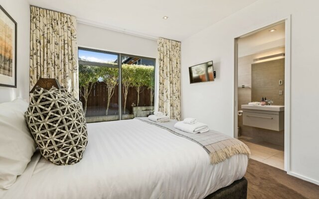 Central Queenstown 3-Bed Villa by Staysouth