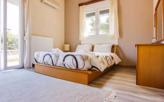 Homely Holiday Home in Sernikaki with Balcony