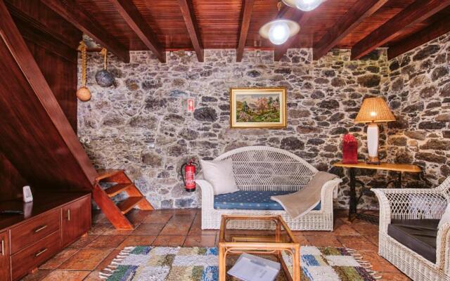 Seixal Sunny Villa