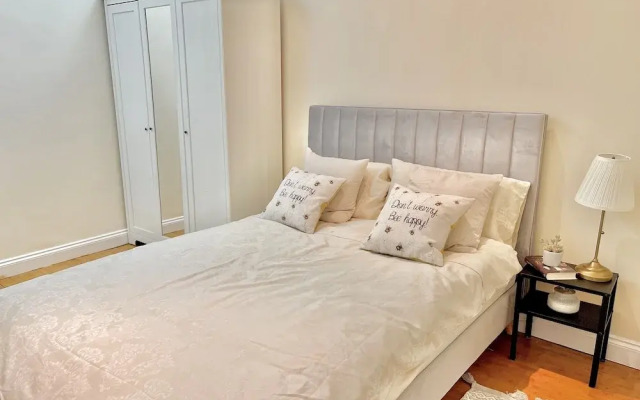 Waterloo Luxury Apartment