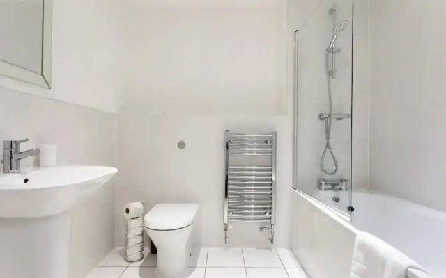 Apartmentsleeps3-balcony-near Canarywharf-gym