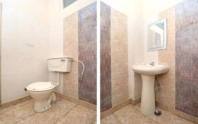 Oyo 27893 Sita Niwas Parking