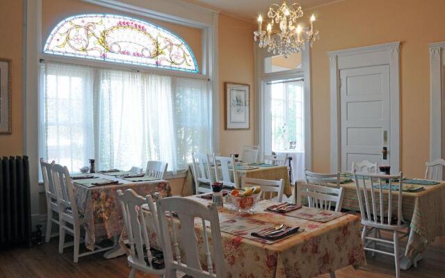 The Holiday Chalet