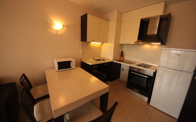 Azur Apartments