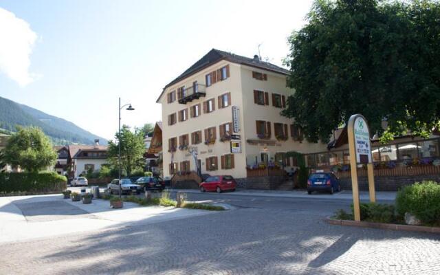 Gasthof Zum Weissen Rössl