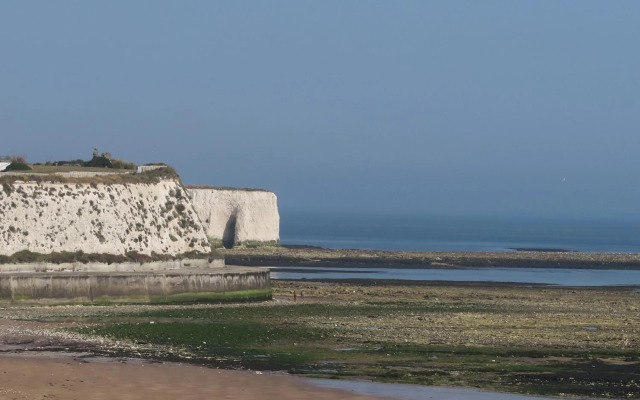 Shorley Wall Broadstairs by the Beach with Parking