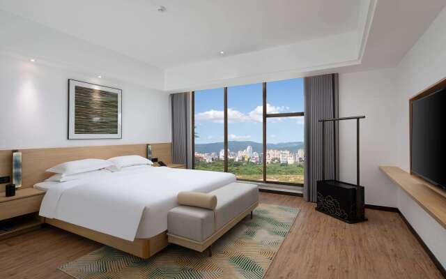 Microtel By Wyndham Xishuangbanna City Center