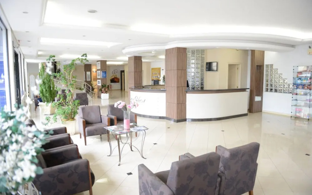 Center Hotel