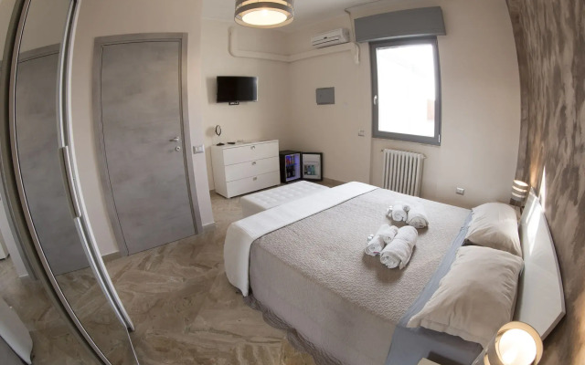 Penthouse Station Luxury Suites & Apts