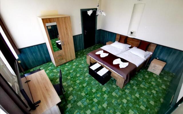 KOMPLEX -Rendezvénytermek-Panzió-Apartman-Irodák-