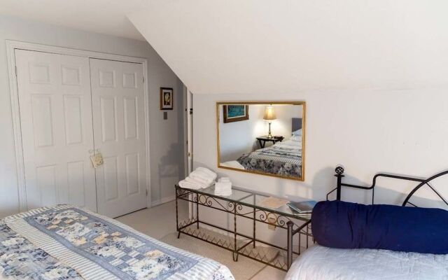 Gypsy by the Lake B & B