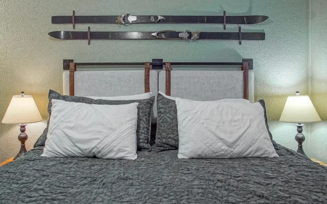 Summit 107b 3Br Condo