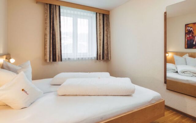 Apartment Ladis Fiss 24454