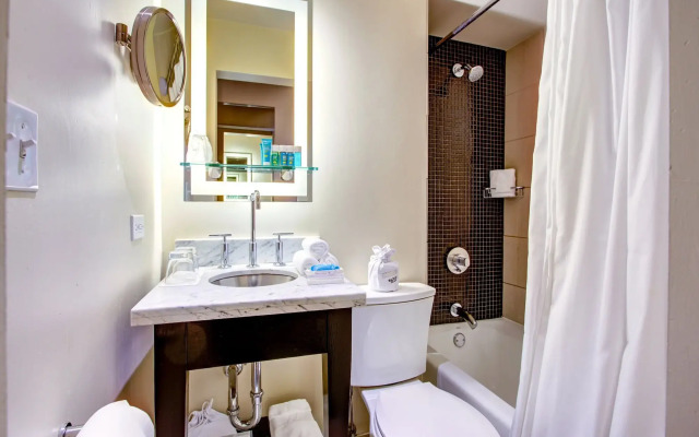 THE MIDLAND HOTEL, Chicago, a Tribute Portfolio Hotel