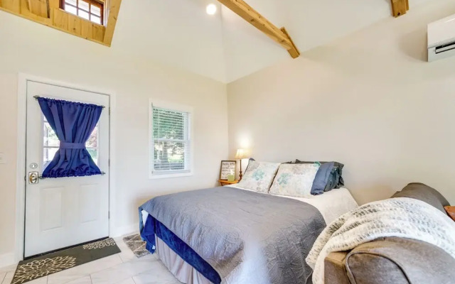 Serene Riverfront St. Clair Studio: Walk to Dtwn!