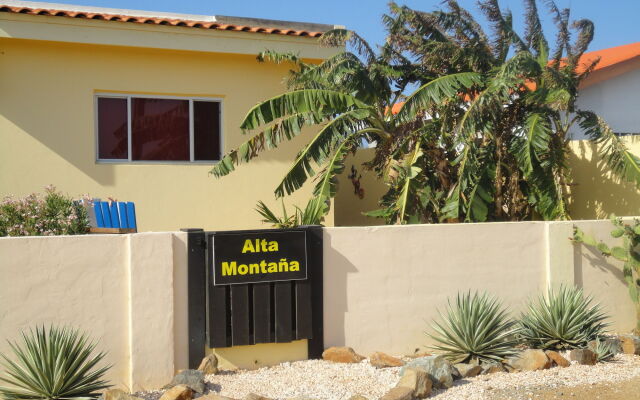 Alta Montaña Apartments