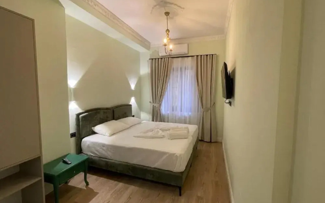 Amorino Tirana B&B