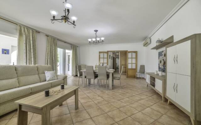Villa - 3 Bedrooms with Pool - 104962