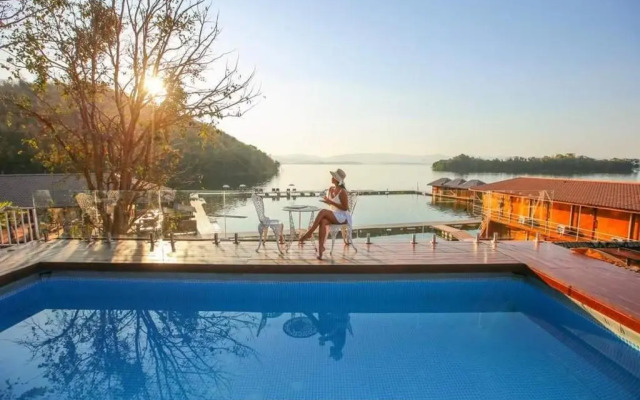 Phu Pai Lake & Resort