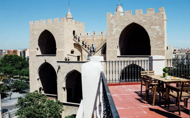 5 Flats Torres De Serrano