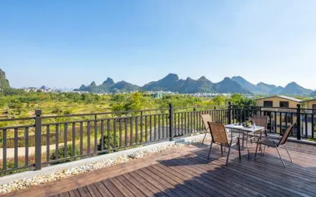 Guilin Yue Mountain Scenic View Vacation Apartment (Reed Flute Cave Scenic Area)