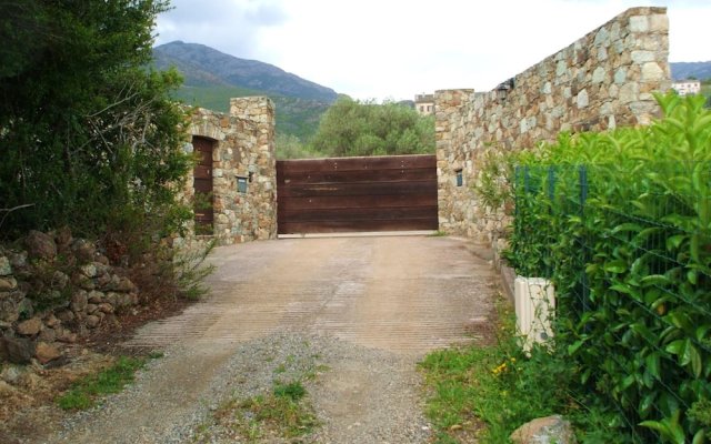 House with One Bedroom in Patrimonio, with Wonderful Mountain View And Enclosed Garden - 3 Km From the Beach