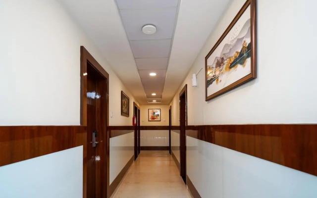OYO Premium K R Puram