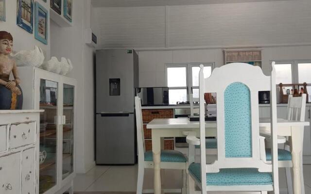 Mosselbank Beach Retreat 4