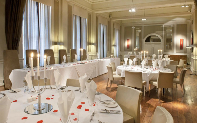 The Met Hotel