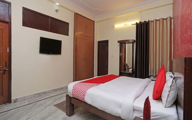 OYO 7162 Home Stay Shikhar Paradise