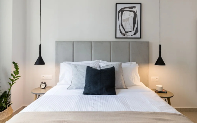 UPSTREET Luxury Apartments in Plaka