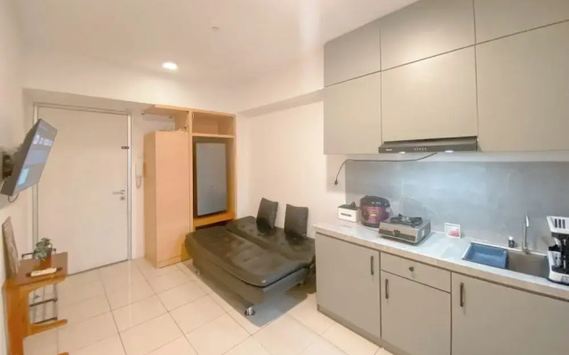 Minimalist and Cozy 1BR Green Bay Pluit Apartment