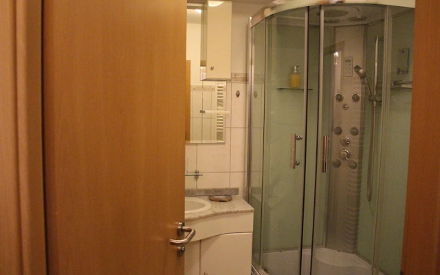 Studios near Basel Airport - RM 112