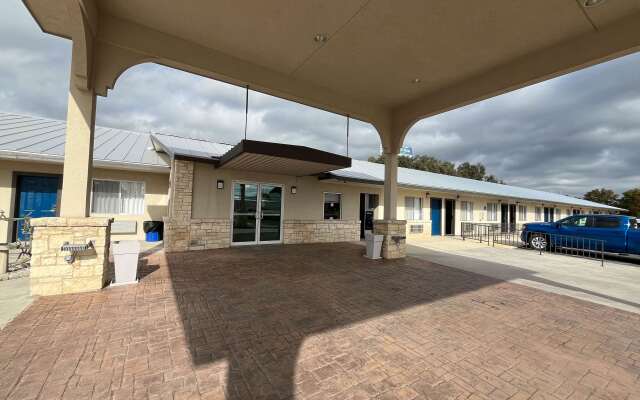 Motel 6 Junction, Texas - Llano River