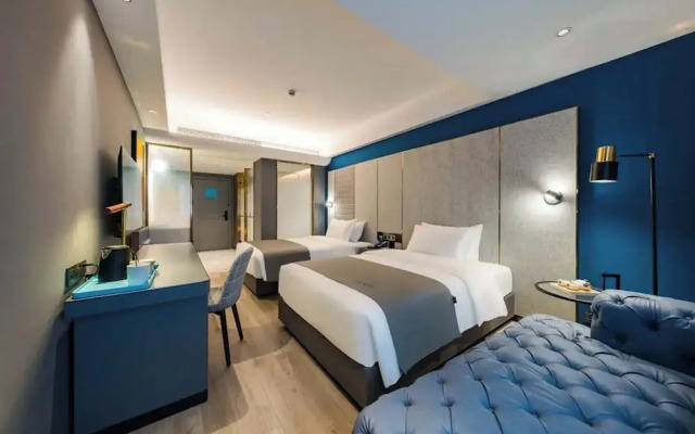 Shanghai Lujiazui Area BaBaiBan LANOU Hotel