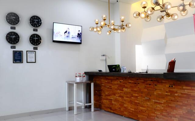 De La Charis Hotel by Waringin Hospitality