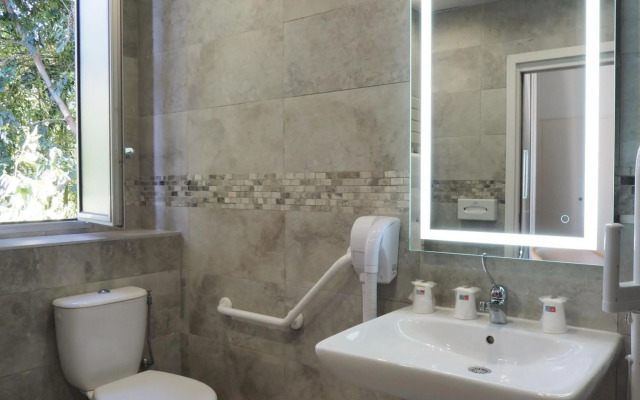 Hotel Busby