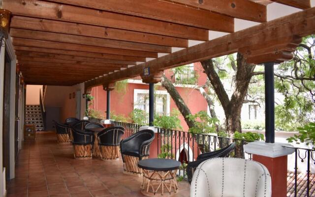 Hotel Ana Catalina & Suites