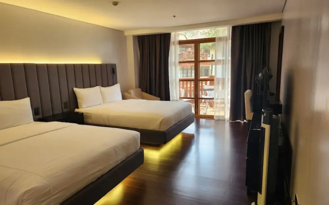 Camp john hay forest lodge