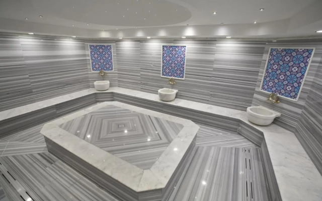 Fourway Hotel SPA & Restaurant
