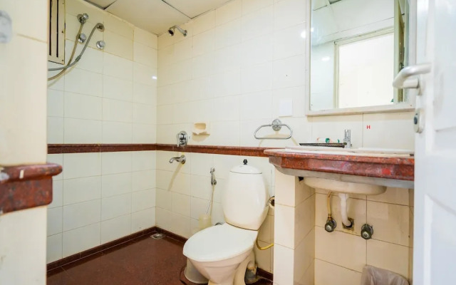 OYO 15459 Home Exotic 2BHK Vyttila