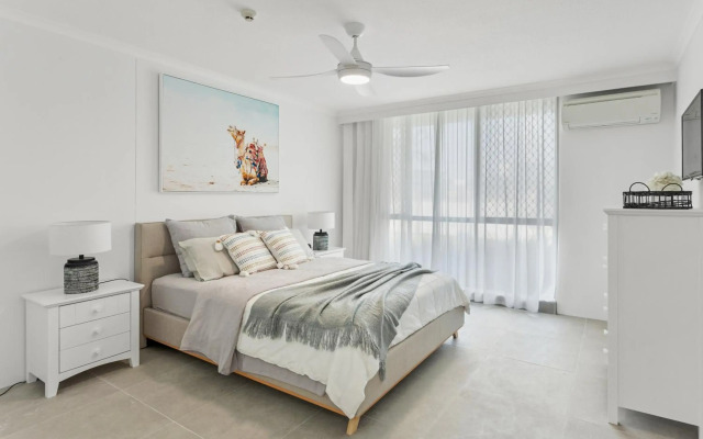 Seacrest Beachfront Holiday Apartments