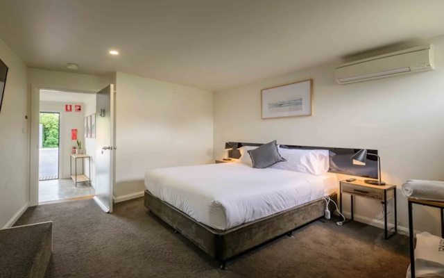 Georges Bay Apartments – Guest Rooms – St Helens